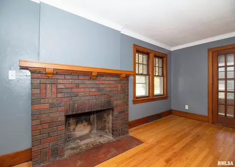 2401 28th St, Moline, IL 61265 photo 7