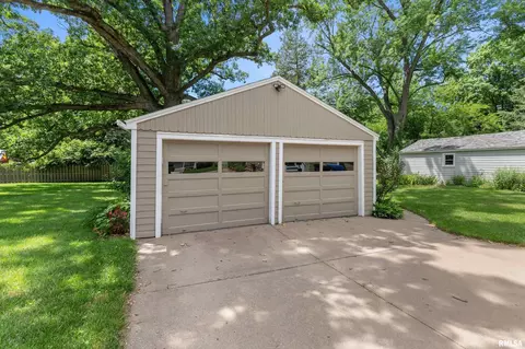 903 37th St, Moline, IL 61265 photo 19
