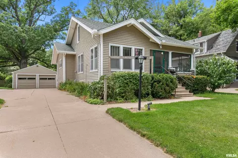 903 37th St, Moline, IL 61265 photo 2