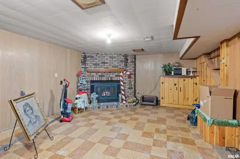 1857 30th St, Moline, IL 61265 photo 17