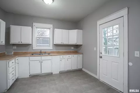 1540 20th Ave, Moline, IL 61265 photo 2
