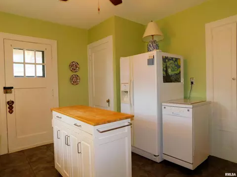 1755 34th St, Moline, IL 61265 photo 7