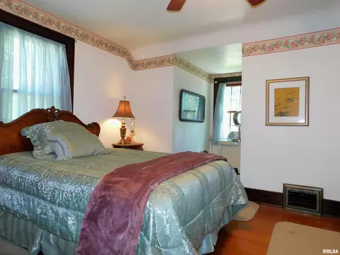 1755 34th St, Moline, IL 61265 photo 15