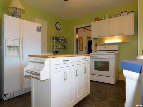 1755 34th St, Moline, IL 61265 photo 8