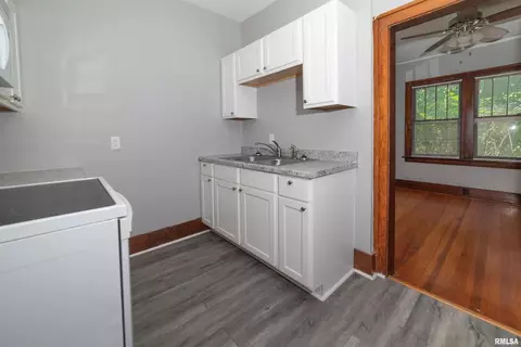 1312 25th St, Moline, IL 61265 photo 6