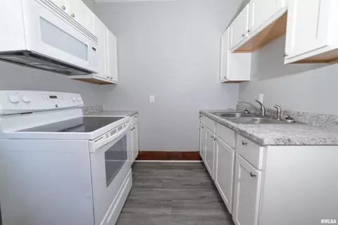 1312 25th St, Moline, IL 61265 photo 9