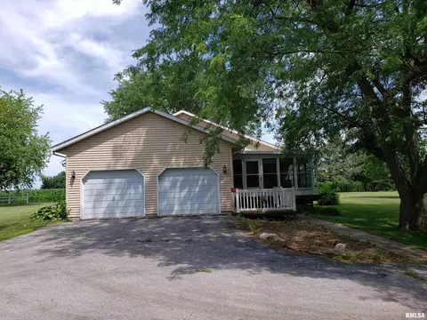 104 E 1st St, Sherrard, IL 61281 photo 8