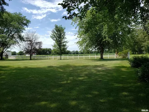104 E 1st St, Sherrard, IL 61281 photo 10