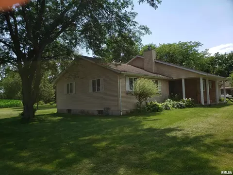 104 E 1st St, Sherrard, IL 61281 photo 3