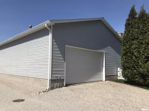 1200 36th Ave, Moline, IL 61265 photo 24