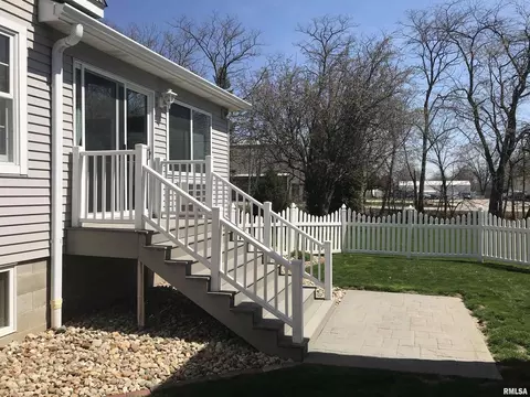 1200 36th Ave, Moline, IL 61265 photo 10