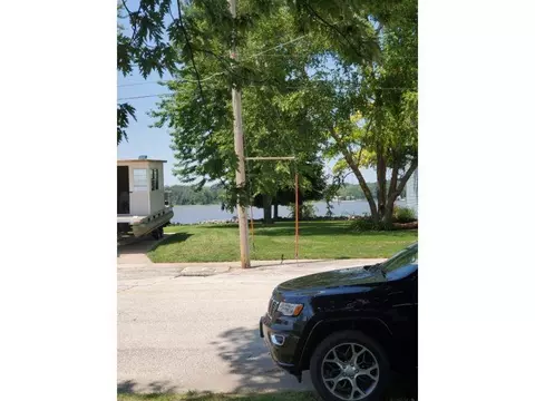 626 N 1st Ave, Hampton, IL 61256 photo 12