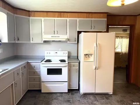 320 N 21st St, Herrin, IL 62948 photo 5