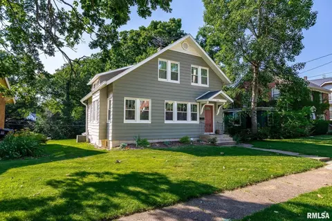 2323 11th St, Moline, IL 61265 photo 1