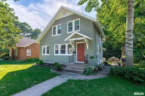 2323 11th St, Moline, IL 61265 photo 3