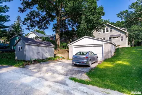 2323 11th St, Moline, IL 61265 photo 5