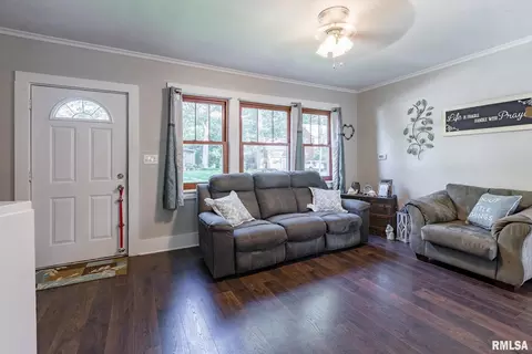 2323 11th St, Moline, IL 61265 photo 9