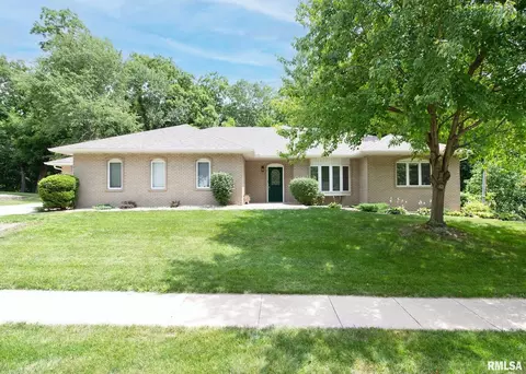 3026 45th St, Moline, IL 61265 photo 1