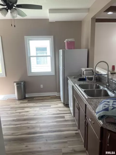 1845 15th St, Moline, IL 61265 photo 3
