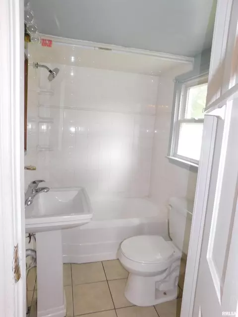 214 16th Ave, Moline, IL 61265 photo 15