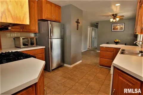 4212 16th Ave, Moline, IL 61265 photo 10