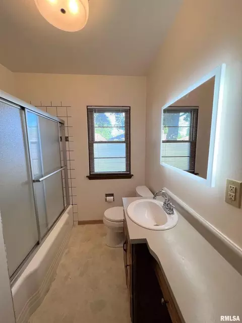 2533 29th St, Moline, IL 61265 photo 10