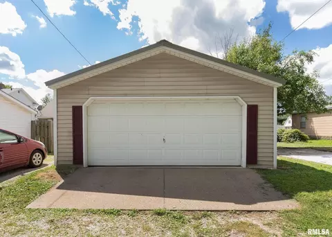 305 9th St, Silvis, IL 61282 photo 26