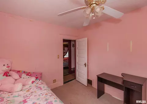 305 9th St, Silvis, IL 61282 photo 14