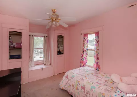 305 9th St, Silvis, IL 61282 photo 13