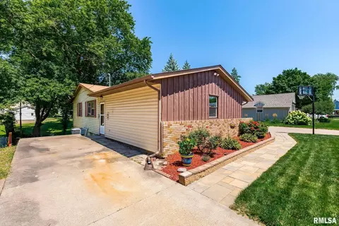 1107 6th Ave, Silvis, IL 61282 photo 4