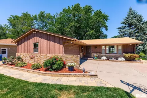 1107 6th Ave, Silvis, IL 61282 photo 2
