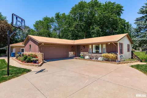 1107 6th Ave, Silvis, IL 61282 photo 3