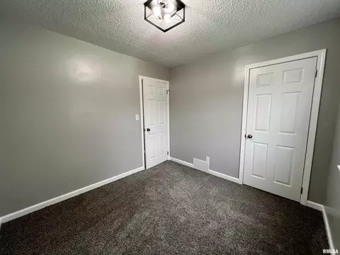 4803 44th Ave, Moline, IL 61265 photo 8