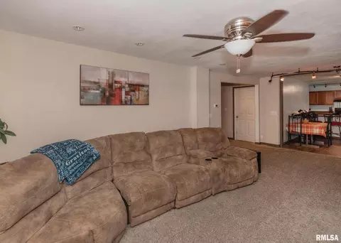 1820 3rd St, Moline, IL 61265 photo 4