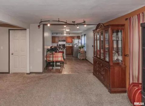 1820 3rd St, Moline, IL 61265 photo 6