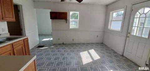1801 16th Ave, Viola, IL 61486 photo 10