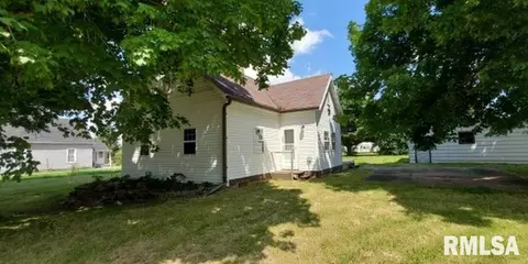 1801 16th Ave, Viola, IL 61486 photo 4