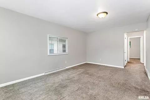1125 26th St, Moline, IL 61265 photo 4