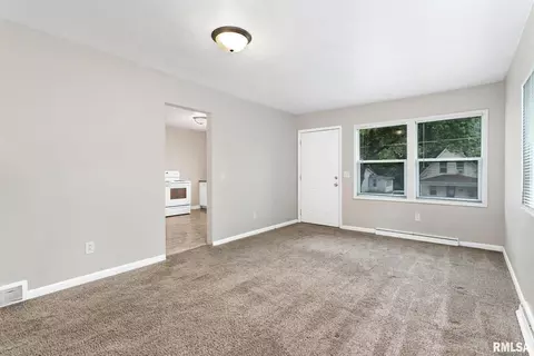 1125 26th St, Moline, IL 61265 photo 5