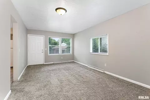 1125 26th St, Moline, IL 61265 photo 3