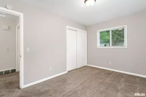 1125 26th St, Moline, IL 61265 photo 11