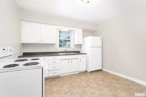 1125 26th St, Moline, IL 61265 photo 8