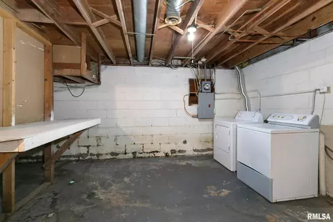 1125 26th St, Moline, IL 61265 photo 17