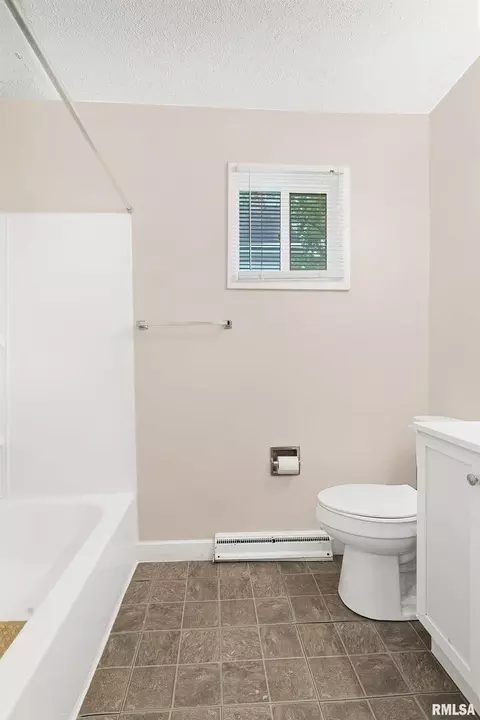 1125 26th St, Moline, IL 61265 photo 16