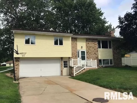 204 Causemaker Dr, Atkinson, IL 61235 photo 2