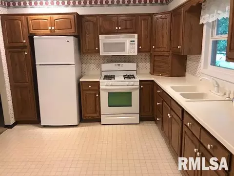 204 Causemaker Dr, Atkinson, IL 61235 photo 8