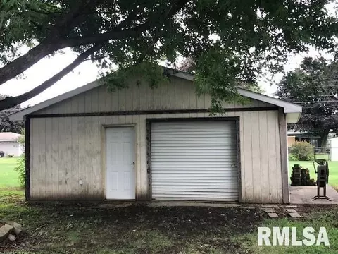 204 Causemaker Dr, Atkinson, IL 61235 photo 4