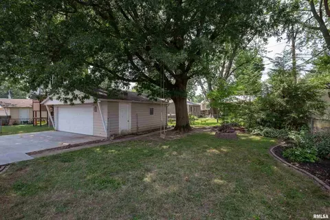 3527 38th St, Moline, IL 61265 photo 3