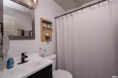3527 38th St, Moline, IL 61265 photo 10