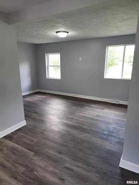 3825 47th Ave, Moline, IL 61265 photo 8